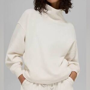 Alo yoga polar fleece hazy pullover size Medium